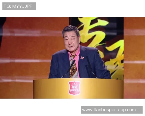 回顾中国篮球名人堂李震中辉煌岁月的珍贵老相册 回顾中国篮球名人堂李震中辉煌岁月的珍贵老相册